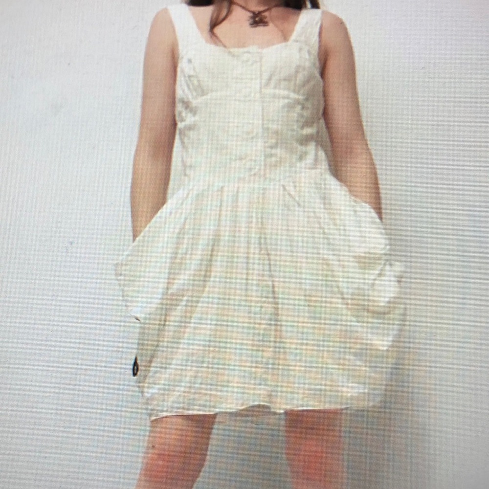 White Sleeveless Dress